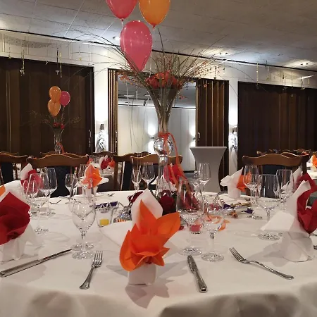 & Restaurant Schimmelreiter מלון