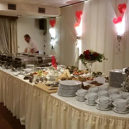 & Restaurant Schimmelreiter מלון 3*